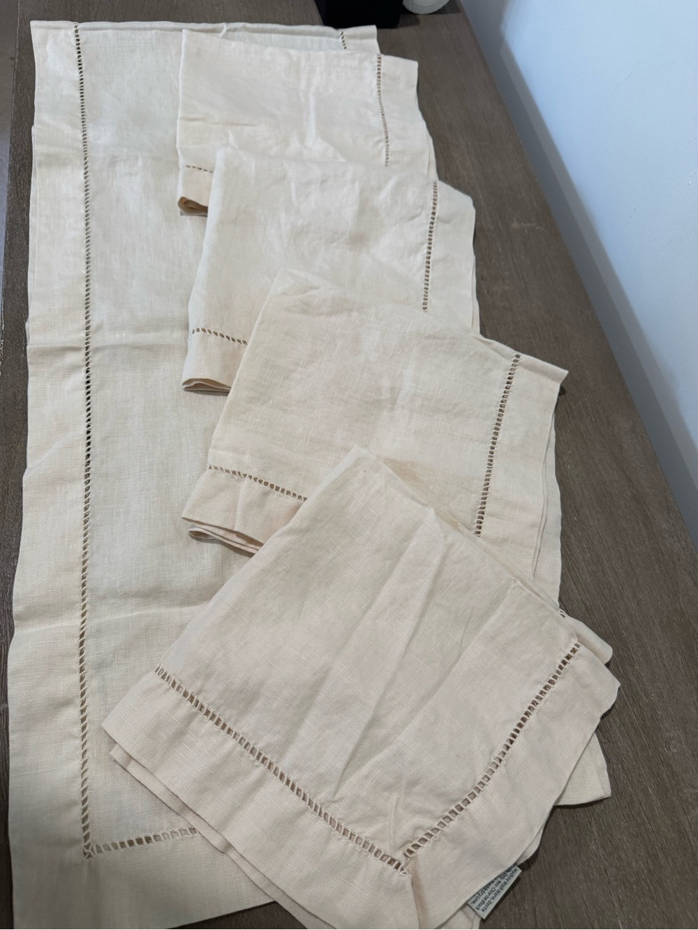 Pottery Barn Natural Linen Table Runner with Napkin Set